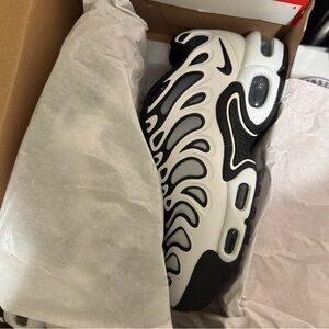 Women’s shoes size 5.5